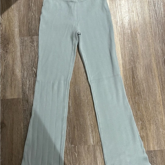 Aritzia Wilfred Free Waffle Knit Flare Pant - Picture 4 of 5